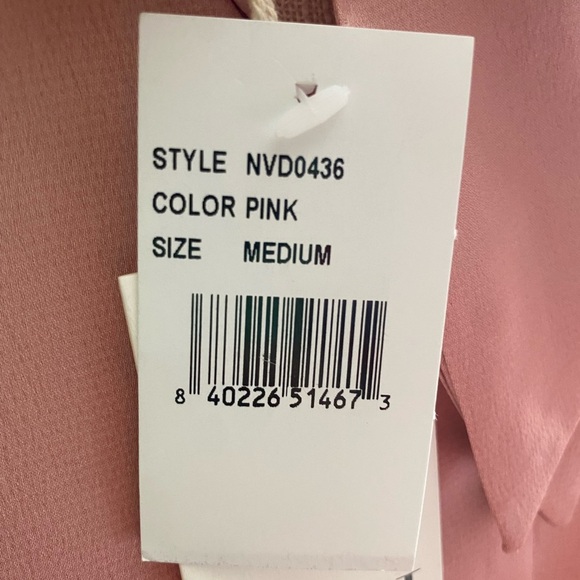 ๐NWT- VICI CALL ME ANGEL TEXTURED SATIN DRESS - PINK - Picture 8 of 8